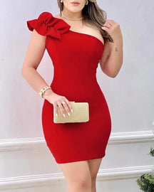 Elegantní červené bodycon šaty s nášivkami